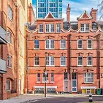 Luxury Central London Apartment With 3 Bedrooms